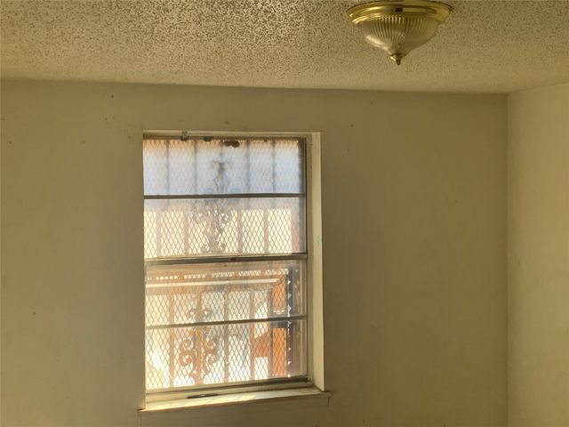 1317 W Bruton Road, Mesquite, TX 75149