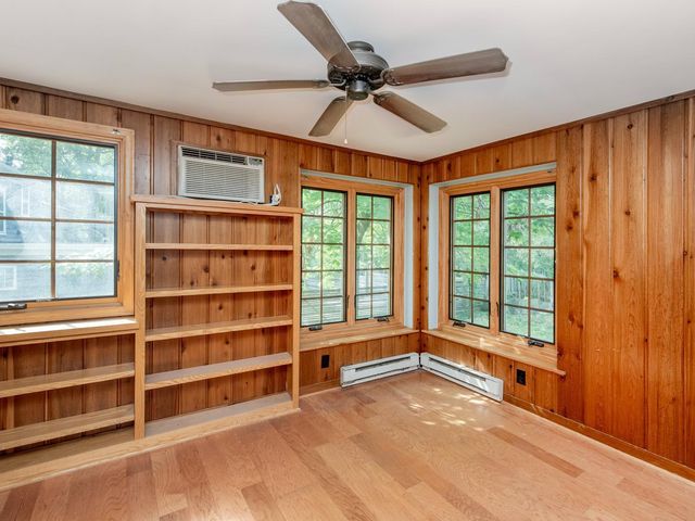 92 Orlin Avenue SE, Minneapolis, MN 55414
