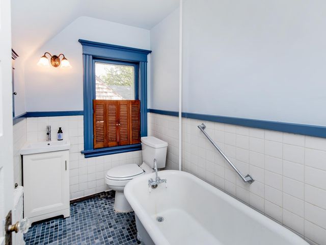 92 Orlin Avenue SE, Minneapolis, MN 55414