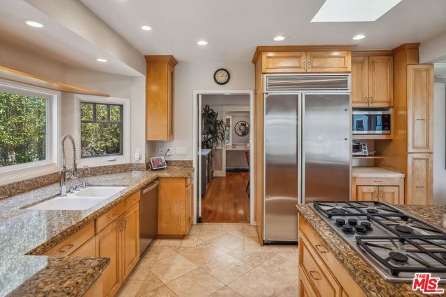 1749 Hill Street, Santa Monica, CA 90405