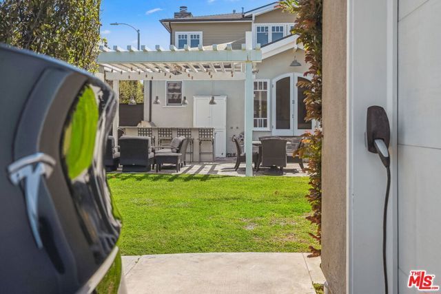 1749 Hill Street, Santa Monica, CA 90405