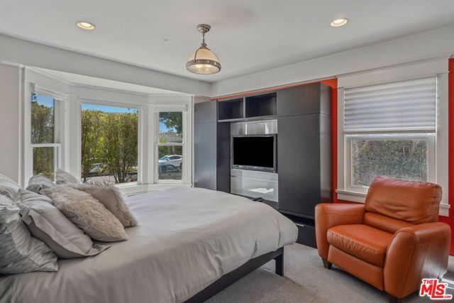 1749 Hill Street, Santa Monica, CA 90405