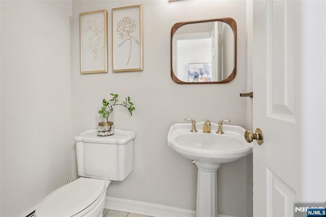 369 W Saddle River Road, Upper Saddle River, NJ 07458