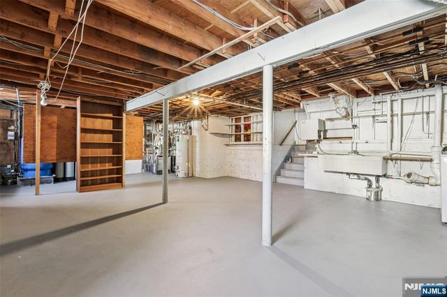 369 W Saddle River Road, Upper Saddle River, NJ 07458