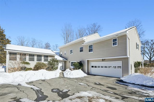 369 W Saddle River Road, Upper Saddle River, NJ 07458