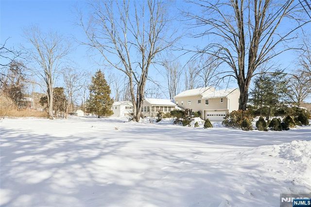 369 W Saddle River Road, Upper Saddle River, NJ 07458