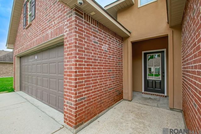 13464 Autumn Run Dr, Walker, LA 70785