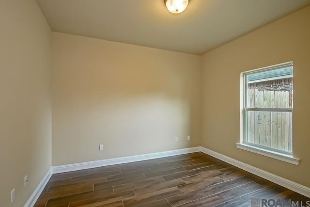 13464 Autumn Run Dr, Walker, LA 70785