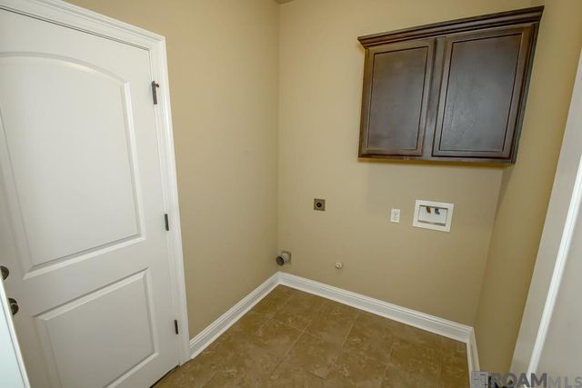 13464 Autumn Run Dr, Walker, LA 70785