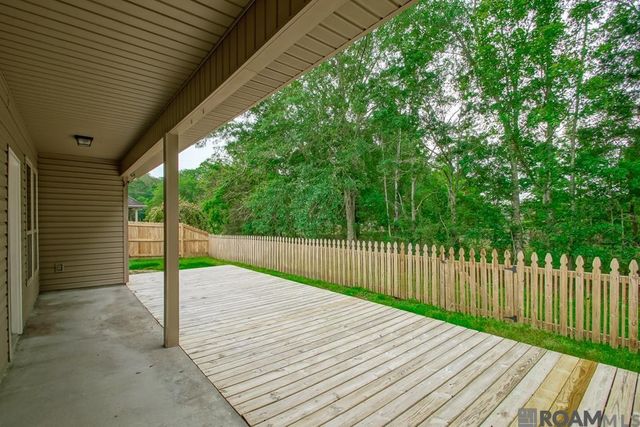 13464 Autumn Run Dr, Walker, LA 70785
