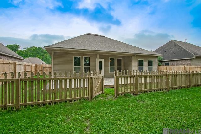 13464 Autumn Run Dr, Walker, LA 70785