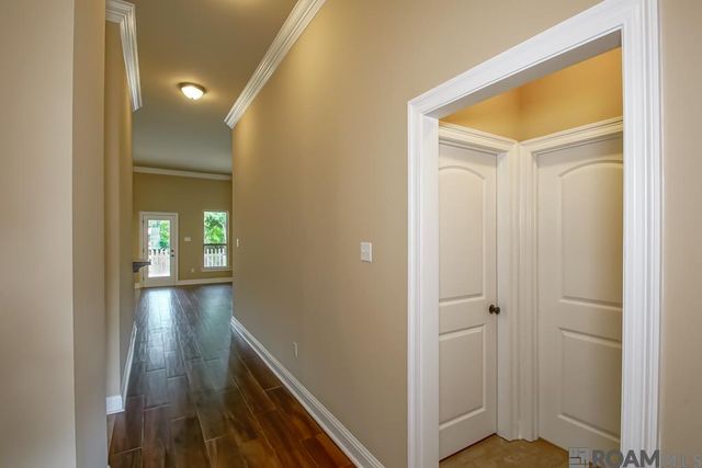 13464 Autumn Run Dr, Walker, LA 70785