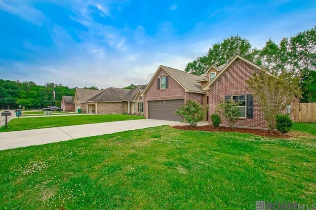 13464 Autumn Run Dr, Walker, LA 70785