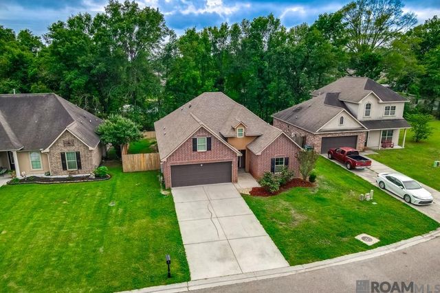 13464 Autumn Run Dr, Walker, LA 70785
