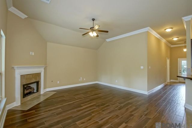 13464 Autumn Run Dr, Walker, LA 70785