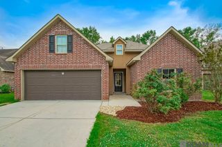 13464 Autumn Run Dr, Walker, LA 70785