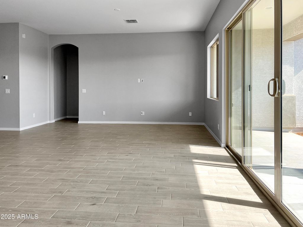 15787 W Mariposa Grande Street, Surprise, AZ 85387 — photo 4