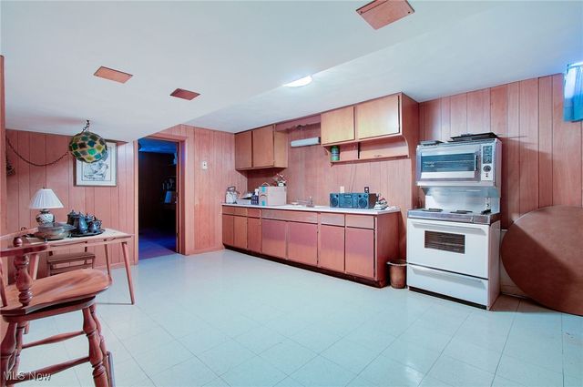 4396 University Pky, University Heights, OH 44118