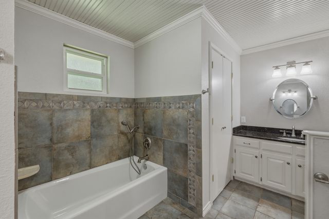 9465 Peninsula Drive, Tyler, TX 75707