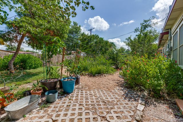 123 Teakwood, San Antonio, TX 78216