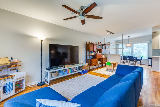 123 Teakwood, San Antonio, TX 78216