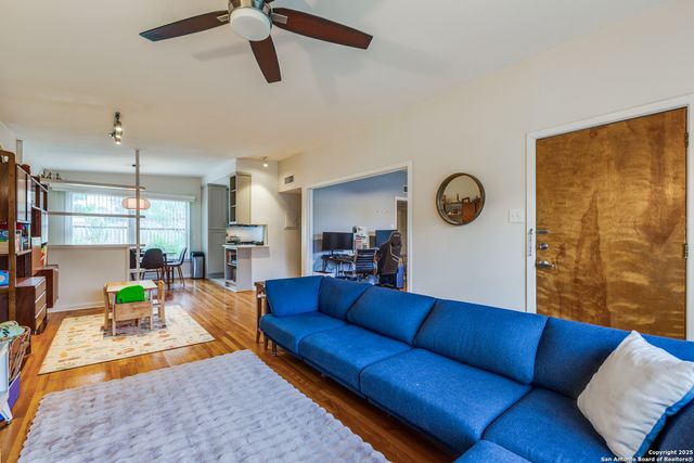 123 Teakwood, San Antonio, TX 78216