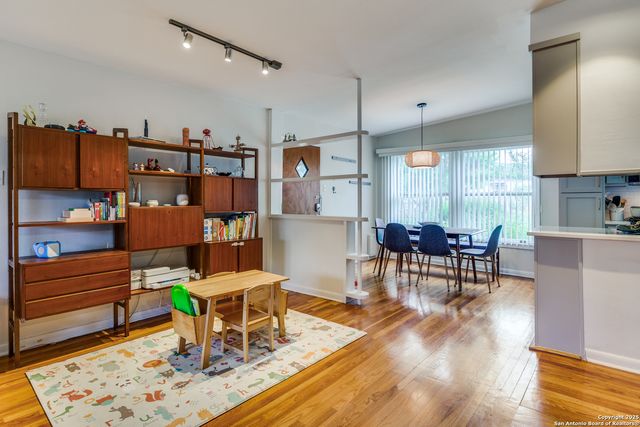123 Teakwood, San Antonio, TX 78216