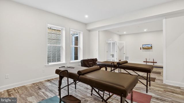 10525 TANAGER LN, Potomac, MD 20854