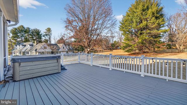 10525 TANAGER LN, Potomac, MD 20854