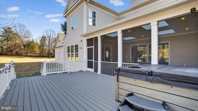 10525 TANAGER LN, Potomac, MD 20854