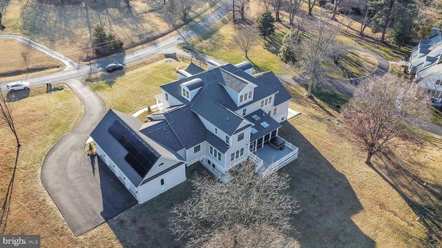 10525 TANAGER LN, Potomac, MD 20854