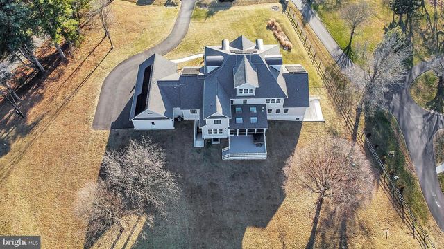 10525 TANAGER LN, Potomac, MD 20854