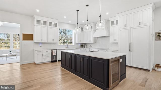 10525 TANAGER LN, Potomac, MD 20854