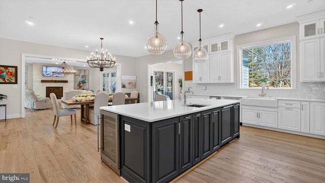 10525 TANAGER LN, Potomac, MD 20854