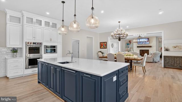 10525 TANAGER LN, Potomac, MD 20854