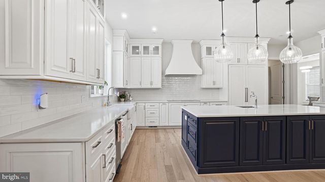 10525 TANAGER LN, Potomac, MD 20854