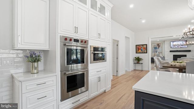 10525 TANAGER LN, Potomac, MD 20854