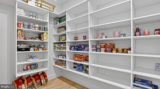 10525 TANAGER LN, Potomac, MD 20854