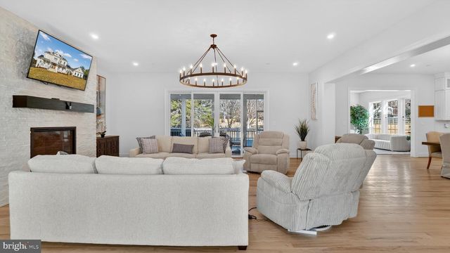 10525 TANAGER LN, Potomac, MD 20854