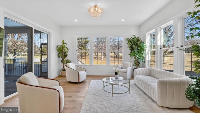 10525 TANAGER LN, Potomac, MD 20854