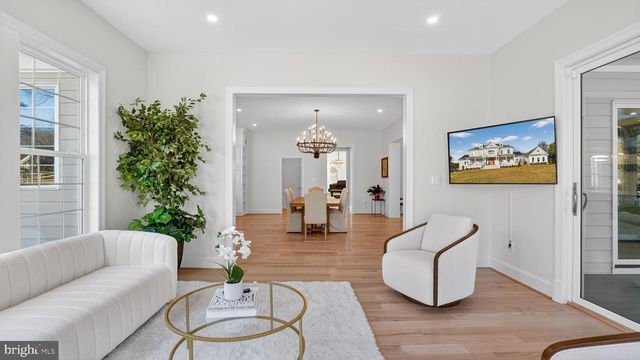 10525 TANAGER LN, Potomac, MD 20854