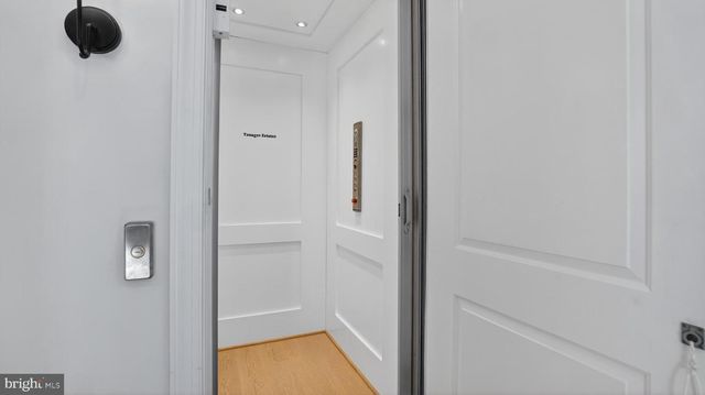 10525 TANAGER LN, Potomac, MD 20854