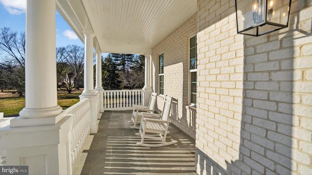 10525 TANAGER LN, Potomac, MD 20854