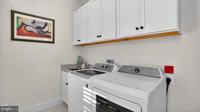 10525 TANAGER LN, Potomac, MD 20854