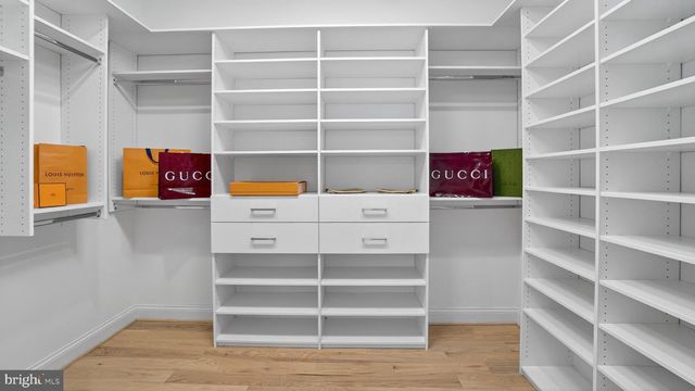 10525 TANAGER LN, Potomac, MD 20854