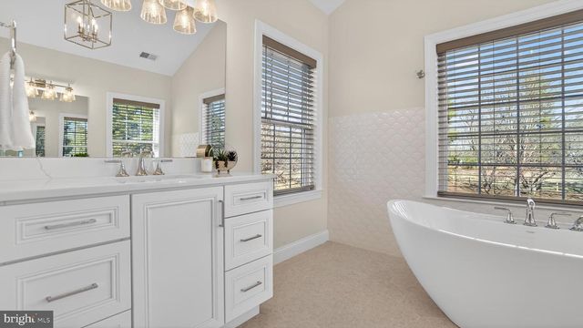 10525 TANAGER LN, Potomac, MD 20854