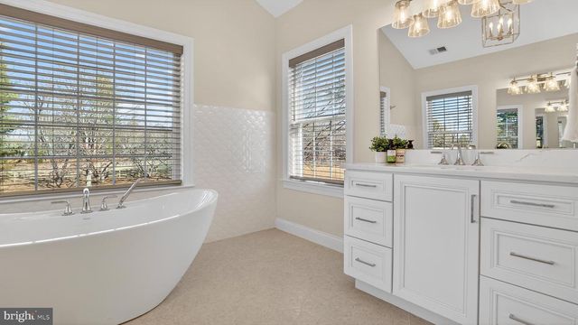 10525 TANAGER LN, Potomac, MD 20854