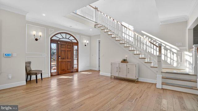 10525 TANAGER LN, Potomac, MD 20854