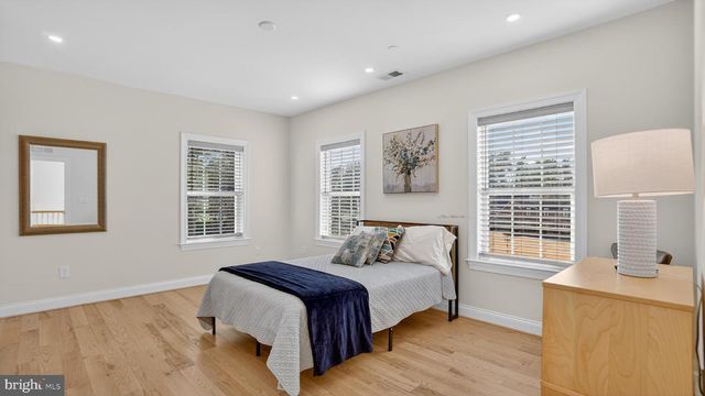 10525 TANAGER LN, Potomac, MD 20854