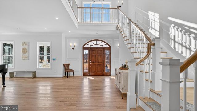 10525 TANAGER LN, Potomac, MD 20854